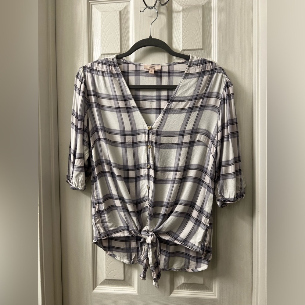 Como Vintage Black and White Tie Front Blouse with Mandarin Collar